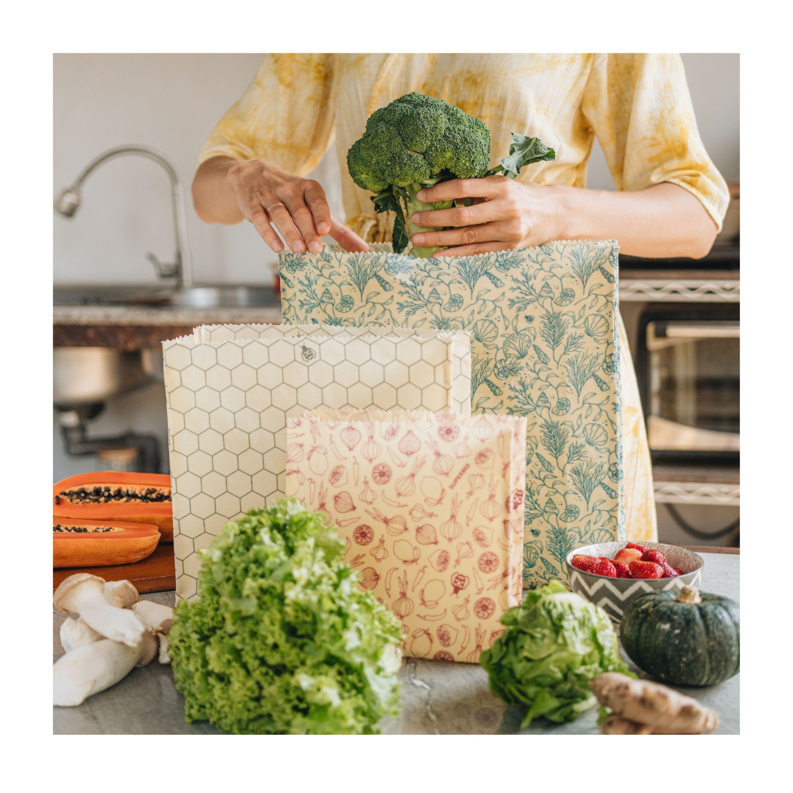 SuperBee_WaxedFoodBag_Medium_Lifestyle_6.jpg