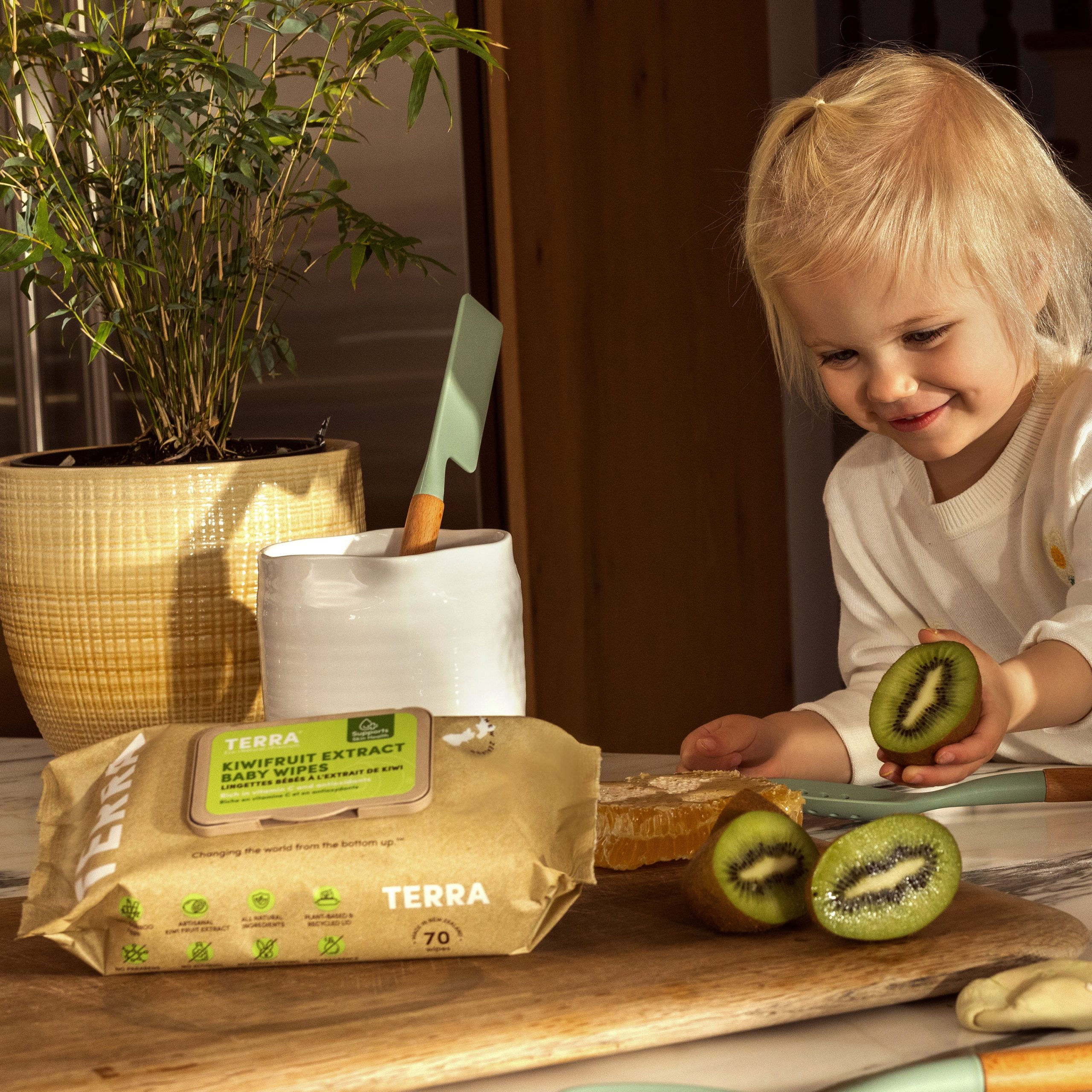 Terra_Kiwi_Fruit_Baby_Wipes_3.jpg