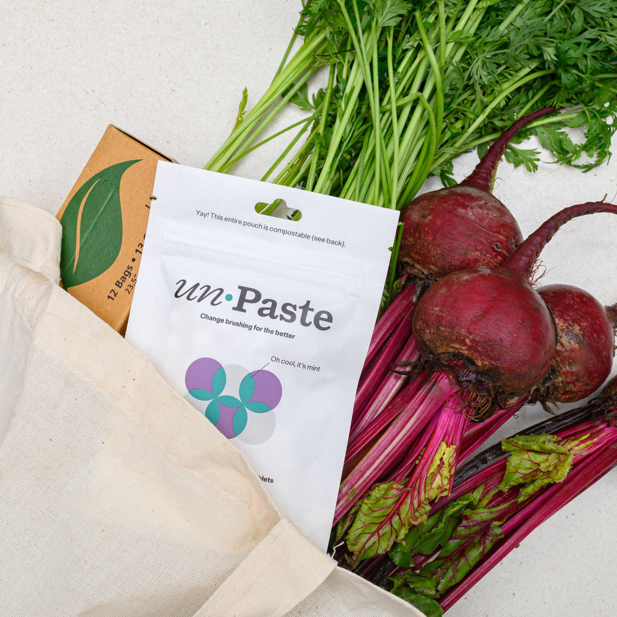 Unpaste_FluorideToothpasteTablets_Mint_125count_lifestyle3.png