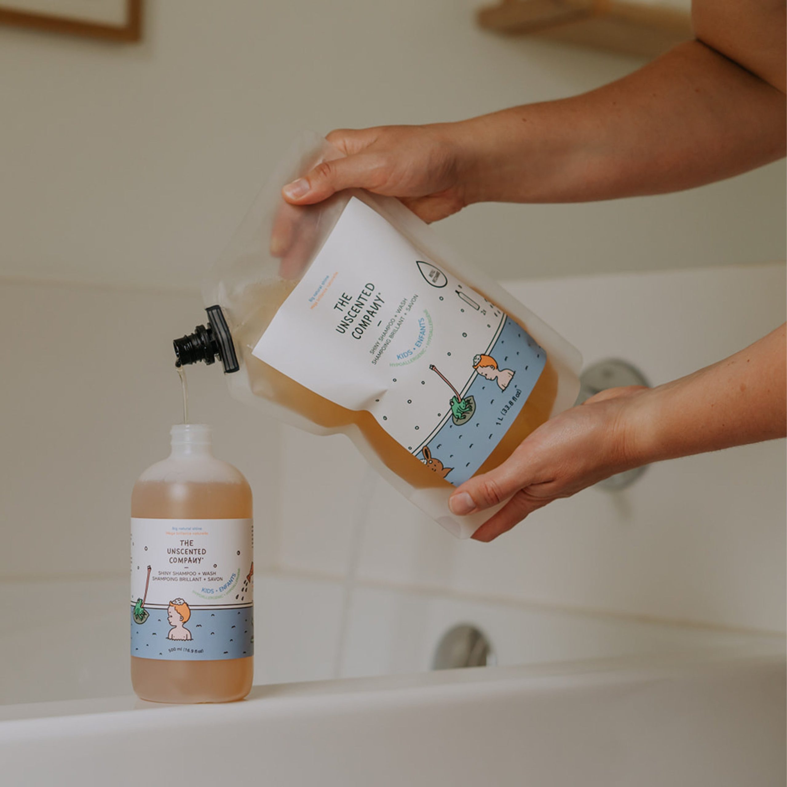 UnscentedCompany_Shiny_Shampoo_1L_Lifestyle.jpg