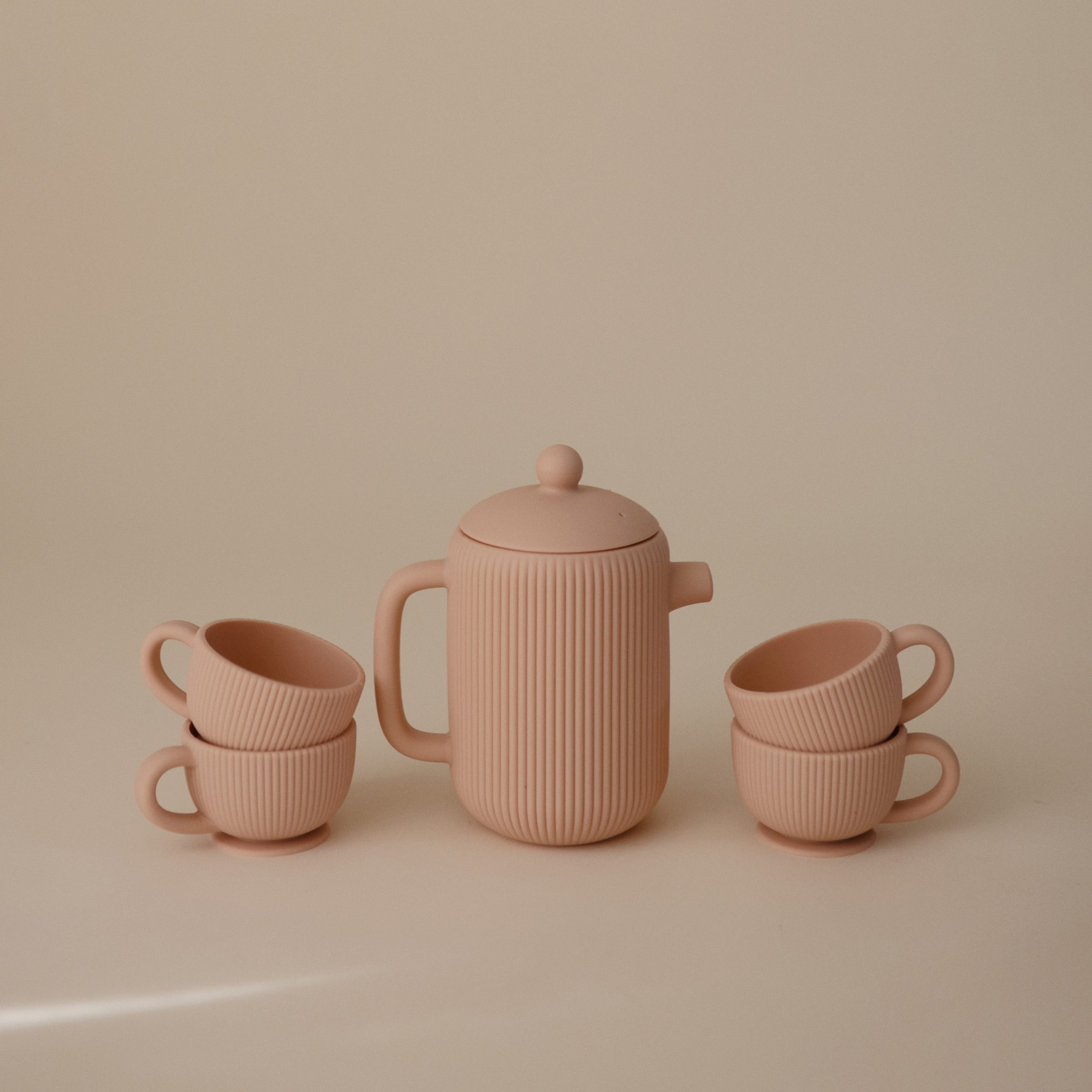 mushie_SiliconeTeaPlaySet_Blush_04.jpg