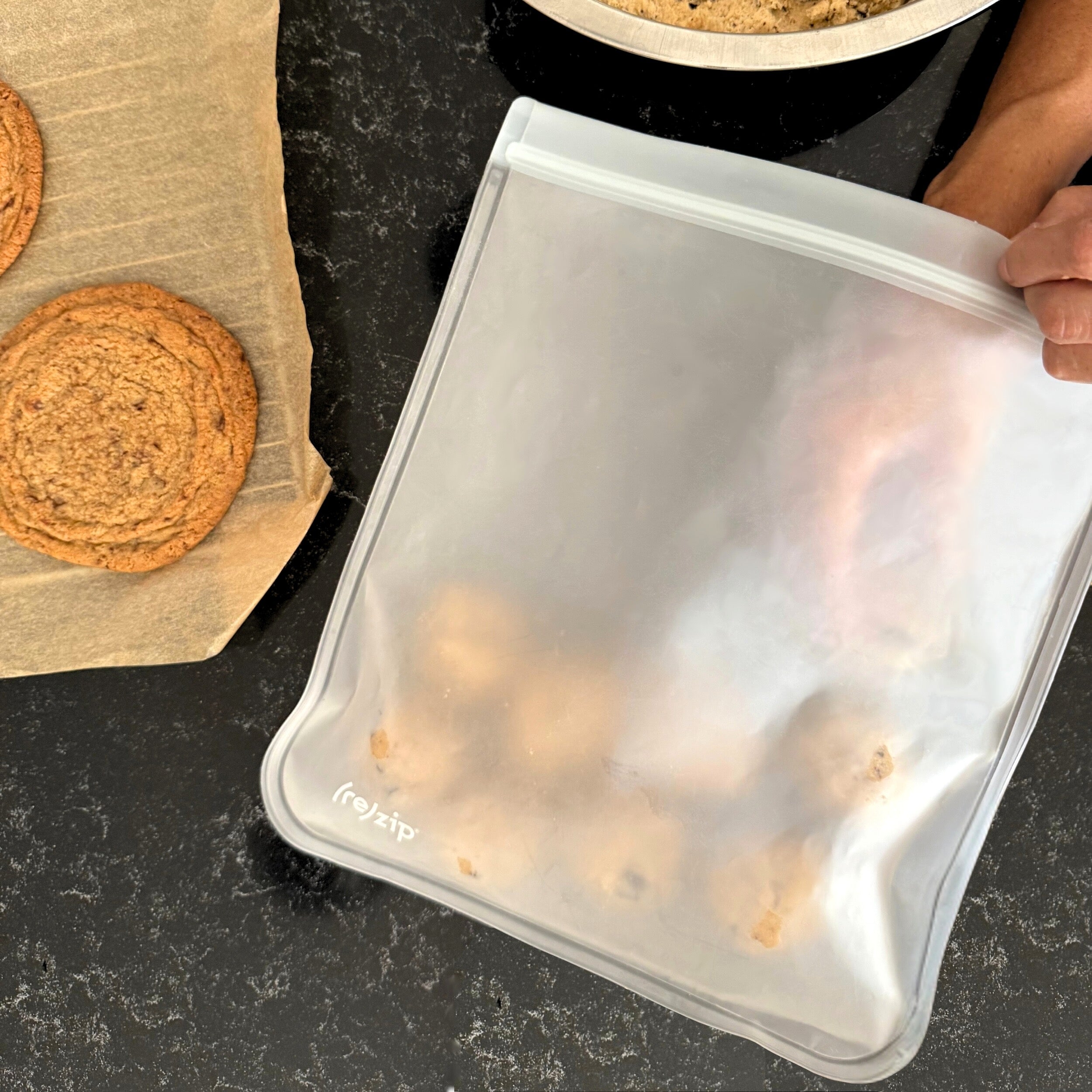 re_zip_ReusableLeakproofGallonBags_Clear_Gallon_4Pack_Lifestyle_2.jpg