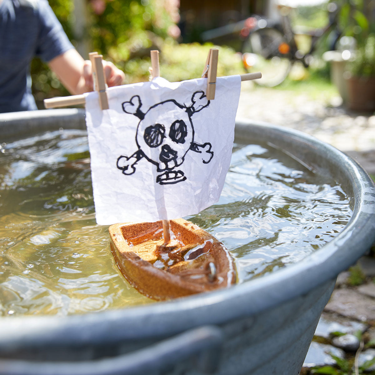 terra-kids-cork-boat-diy-activity-kit-304244-GROVE-ls3.jpg